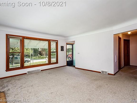 4th image of 20888 Norwood Dr