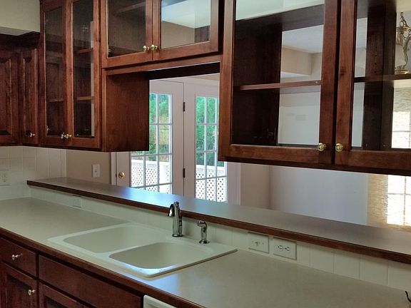 Kitchen passes through to dining area