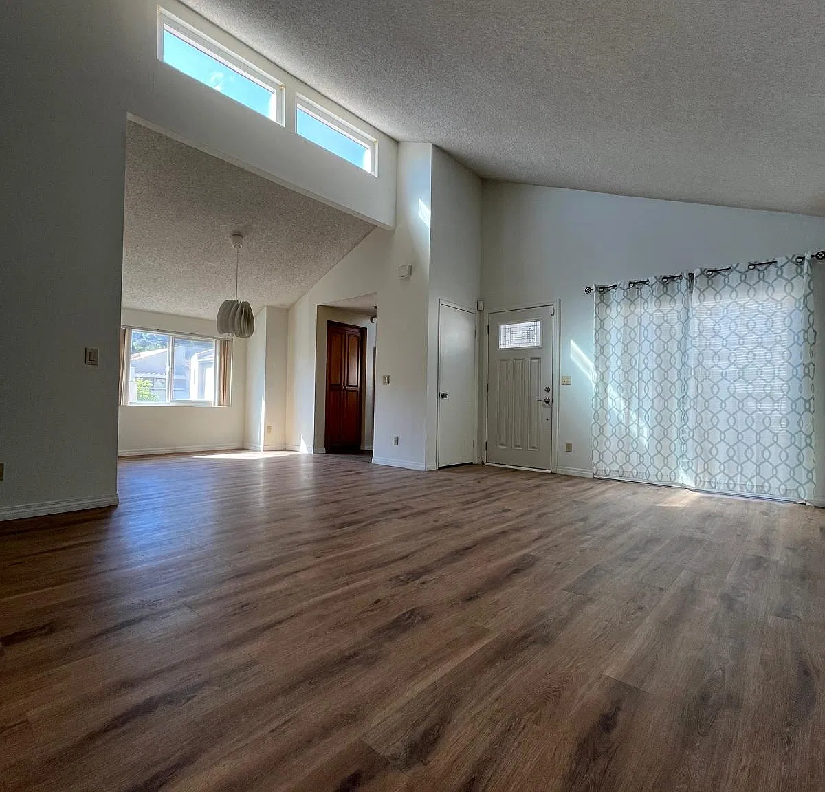 1 bed, 868 sqft, $2,695 — Photo 1