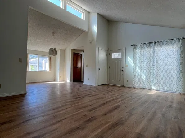 6275 Caminito Araya, San Diego, CA 92122