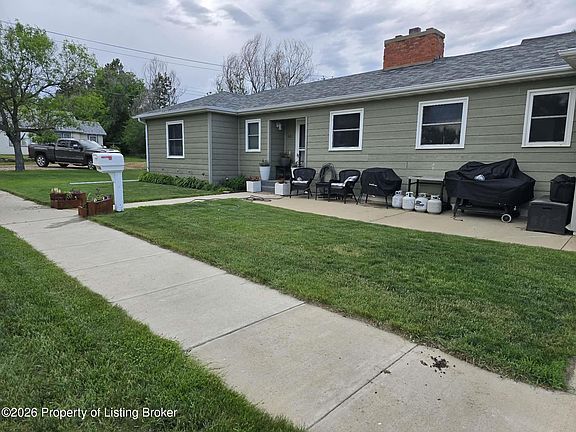 2nd image of 601 3rd St W