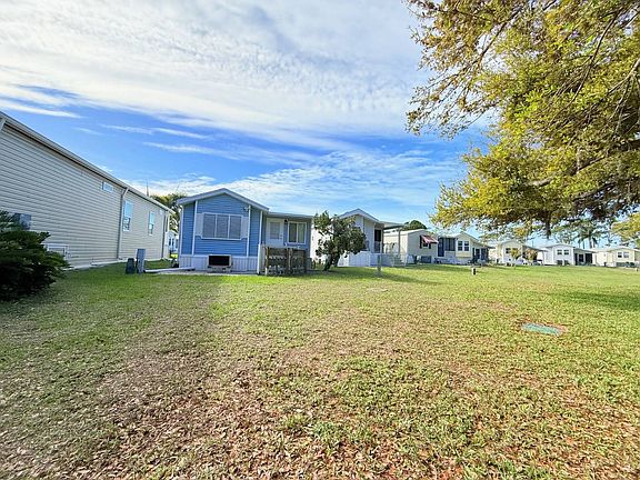 3rd image of 185 Crown Point Dr