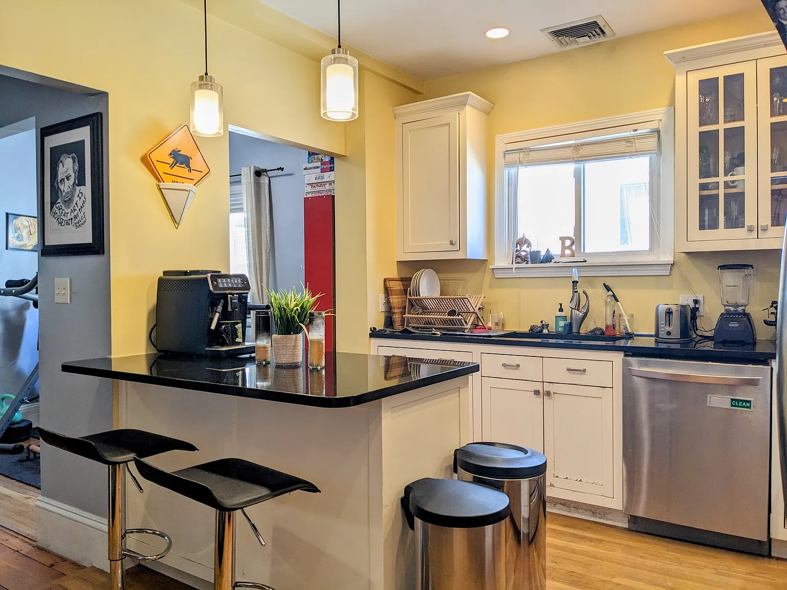 2 bed, 1200 sqft, $2,150 — Photo 2