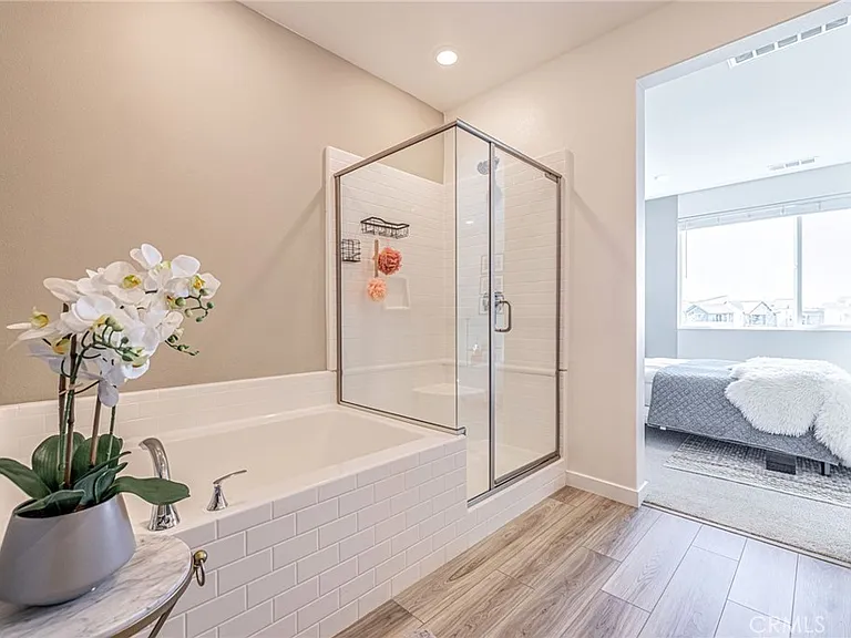 27555 Sanctuary Ct — Photo 12