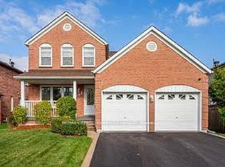 533 Gardenview Sq, Pickering, ON L1V 4R7