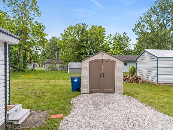 3rd image of 143 Rural St