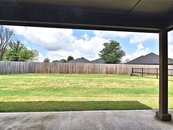 5th image of 13932 S Ironwood Pl