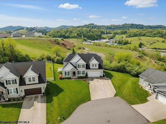 3rd image of 133 Elderbury Ln