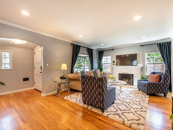 3rd image of 1802 Naglee Ave