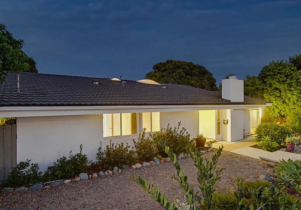 5605 Soledad Mountain Rd