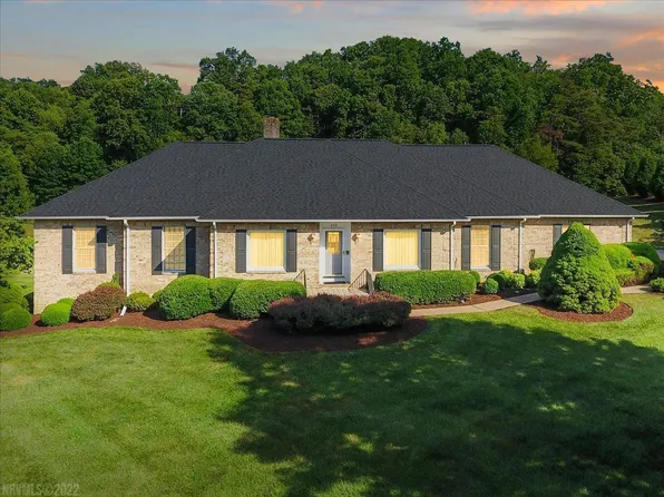 452 Winterham Dr, Abingdon, VA 24211