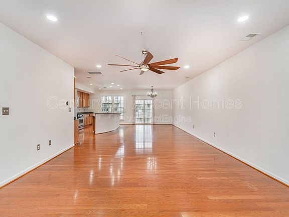 3rd image of 8007 Crescent Park Dr