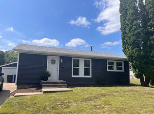 3507 38th St, Moline, IL 61265