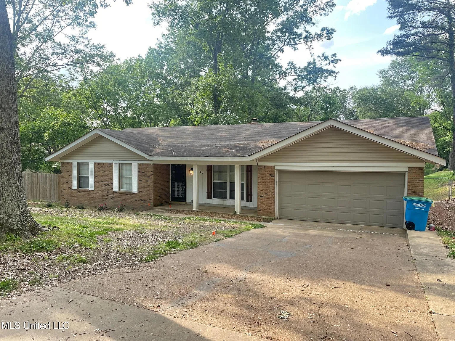 3 bed, 2.0 bath, 1800 sqft, $1,800 — Photo 1