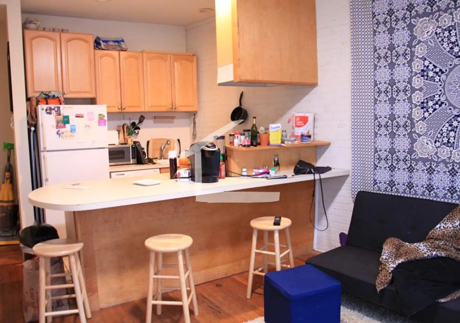 Charming 3 Bedroom-No Broker Fee — Photo 1