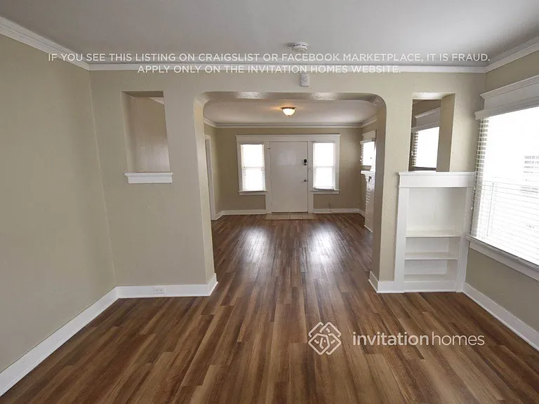 1873 W 38th Pl — Photo 3