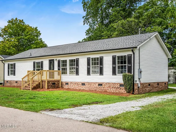 104 S Washington Street, Pikeville, NC 27863