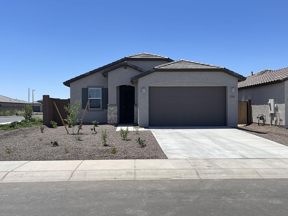 1st image of 2919 E Hayfield Way