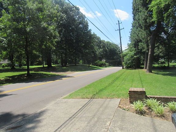 Exterior Neighborhood (street photo)