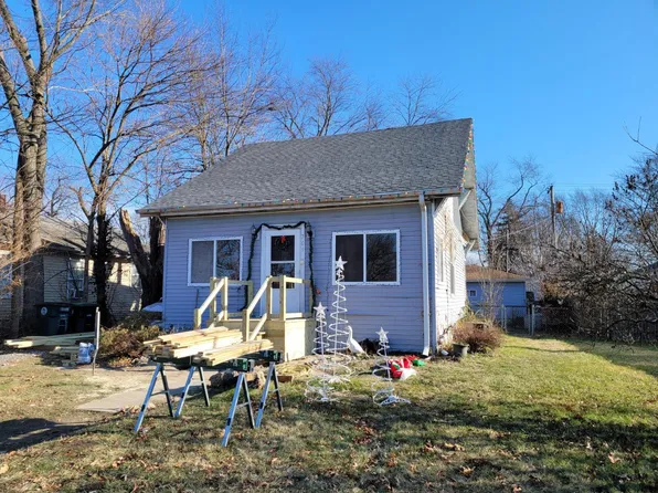 709 Fleming St, Hobart, IN 46342