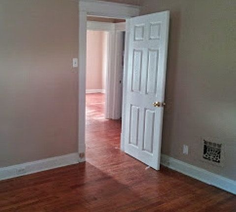 5th image of 2026 Knox Ave