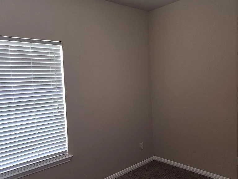 503 Gregory Ct — Photo 25