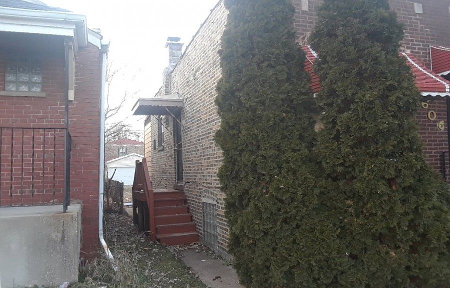 2nd image of 8606 S Dante Ave