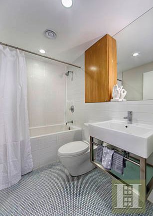 5th image of 404 Bond St APT 2