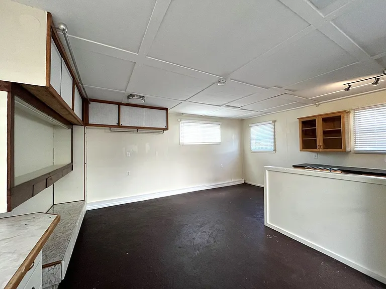 2310 Walnut St — Photo 27