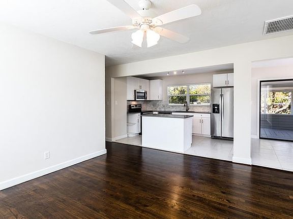 4th image of 2349 Virginia Dr