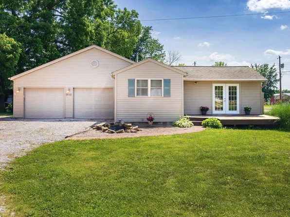 9952 E McKinley St, Otwell, IN 47564