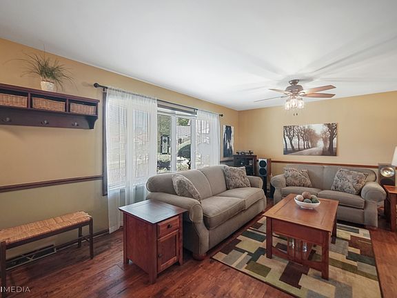 4th image of 13721 Venetian Ct