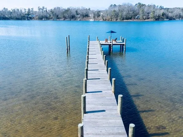 21 Woodbrook Dr, Lancaster, VA 22503