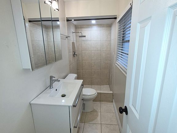 4th image of 13437 5th St