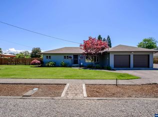 1090 E Jefferson St, Stayton, OR 97383