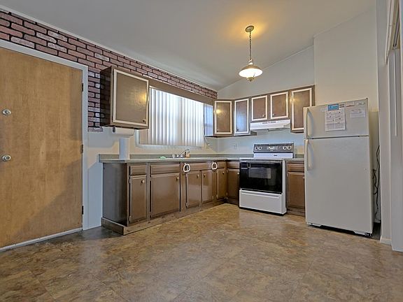2nd image of 1031 N McKinley St