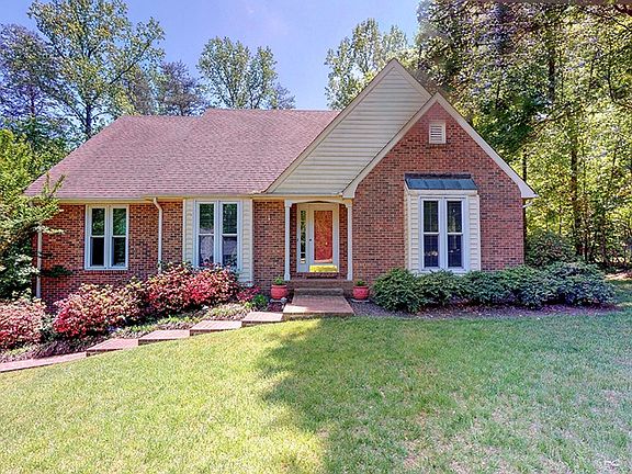 2nd image of 334 Oak Creek Dr