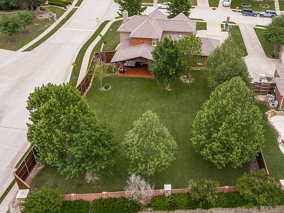 2nd image of 1000 Chapala Ct