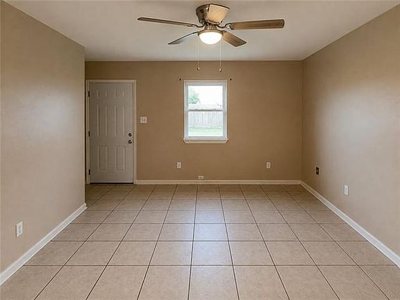 3rd image of 3508 Pakenham Dr