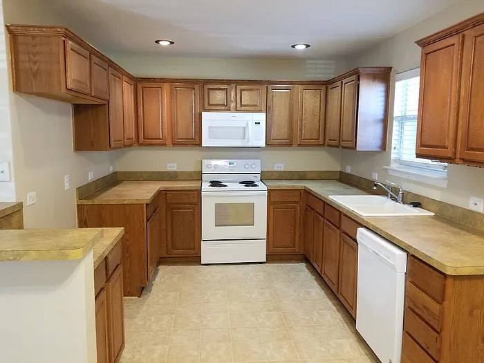 709 Pride Ct — Photo 4