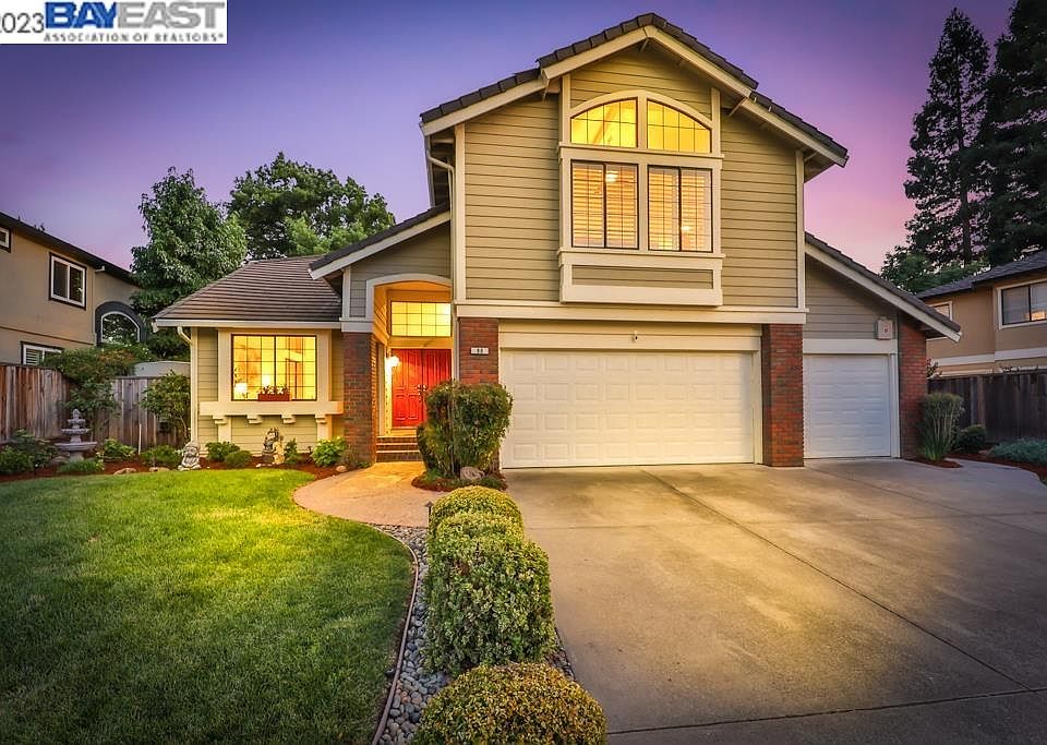 1st image of 90 Chadbourne Dr