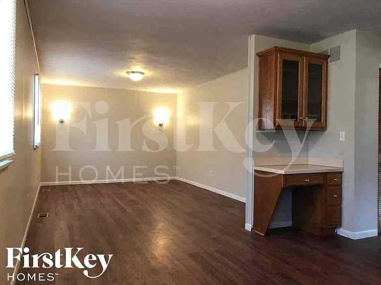 4420 Santa Fe Ct — Photo 4