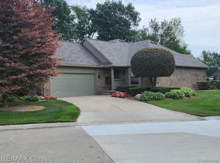 4480 Bayberry Ct, Warren, MI 48092