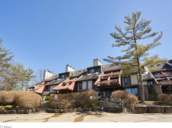 1603 Treetop Trl APT C, Akron, OH 44313