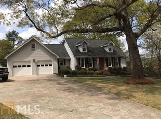 305 Oak Forest Ln, Warner Robins, GA 31088