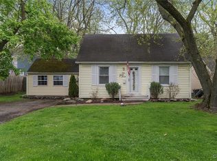 203 Lawrence Ave, North Syracuse, NY 13212