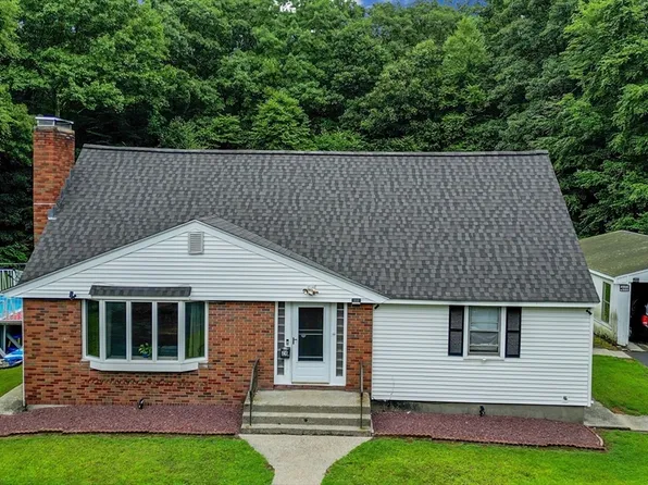 24 Aurora St, Worcester, MA 01607