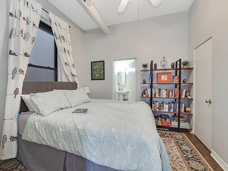 1561 N Wells St #3F — Photo 9