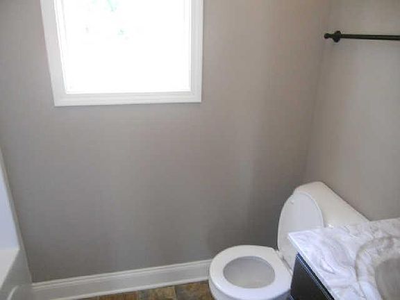 5th image of 1 Tracey Ln
