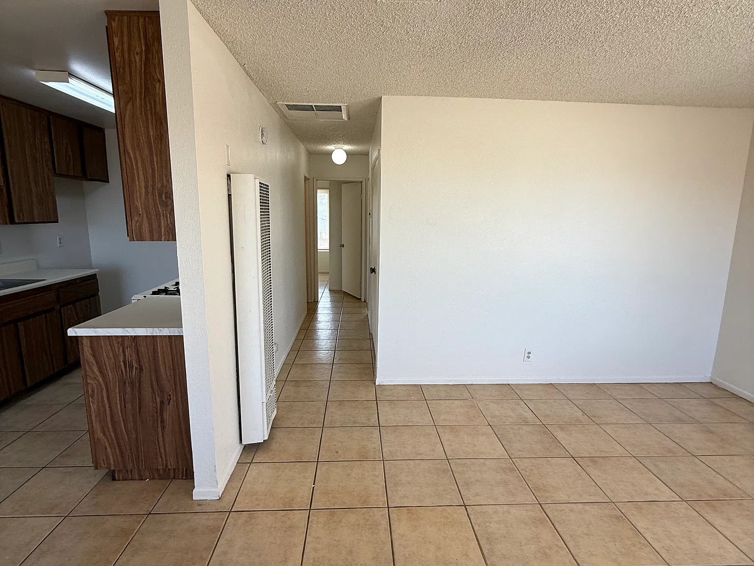 2 bed, 805 sqft, $1,195 — Photo 2